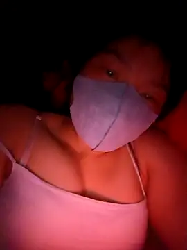 Snapshot of May-Ne chatting on February 8, 1:42 am May-Ne online show from February 8, 1:42 am