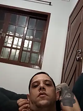 Snapshot of nando_33 chatting on February 4, 7:03 am nando 33 online show from February 4, 7:03 am