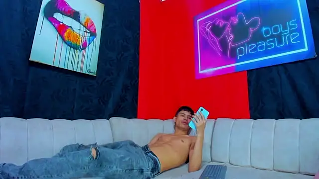 Damian and theo online show from January 12, 11:15 am