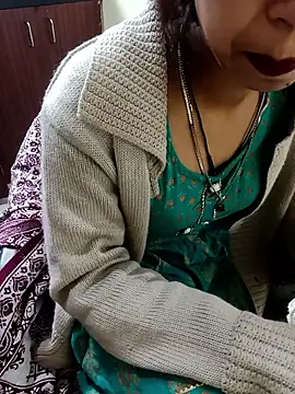 Kavya79 online show from January 17, 3:33 am