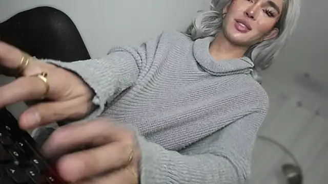 mxshemale ladyboy online show from April 7, 10:48 am