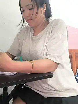 Snapshot of Sisilaydy_01 chatting on June 27, 3:39 pm Sisilaydy 01 online show from June 27, 3:39 pm