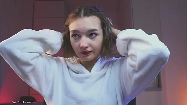 Leyla crsh online show from April 5, 5:04 am