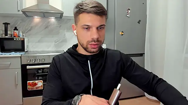 Tony Wolf online show from February 12, 9:32 pm