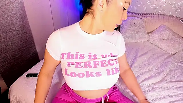 AntonellaFerrerr 1 online show from April 22, 4:48 am