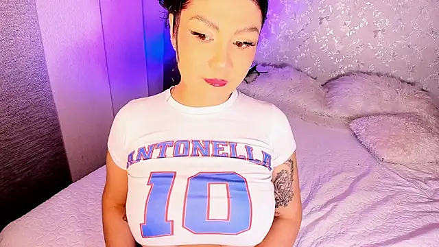Snapshot of AntonellaFerrerr_1 chatting on June 6, 2:27 am AntonellaFerrerr 1 online show from June 6, 2:27 am