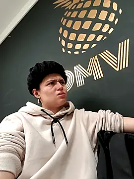 Snapshot of MapeDiamond chatting on January 10, 12:51 pm MapeDiamond online show from January 10, 12:51 pm