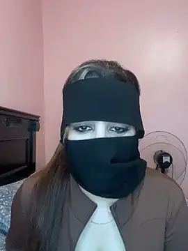 Snapshot of farawla-00 chatting on April 4, 9:56 pm farawla-00 online show from April 4, 9:56 pm