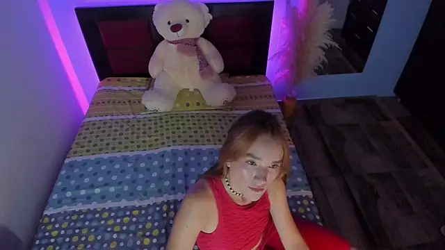 Snapshot of CRISTAL_T2 chatting on May 5, 7:00 pm CRISTAL T2 online show from May 5, 7:00 pm