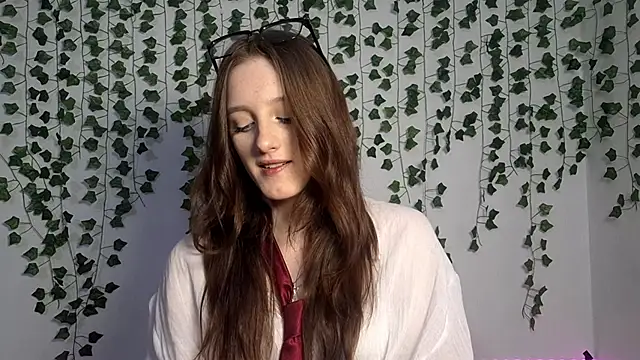 Snapshot of LisaBoddy chatting on February 5, 1:05 pm LisaBoddy online show from February 5, 1:05 pm