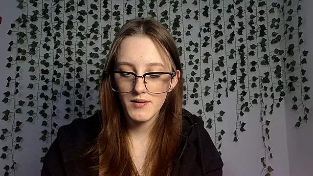 Snapshot of LisaBoddy chatting on February 8, 1:58 pm LisaBoddy online show from February 8, 1:58 pm