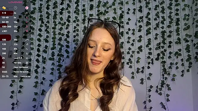 Snapshot of LisaBoddy chatting on February 15, 12:14 pm LisaBoddy online show from February 15, 12:14 pm