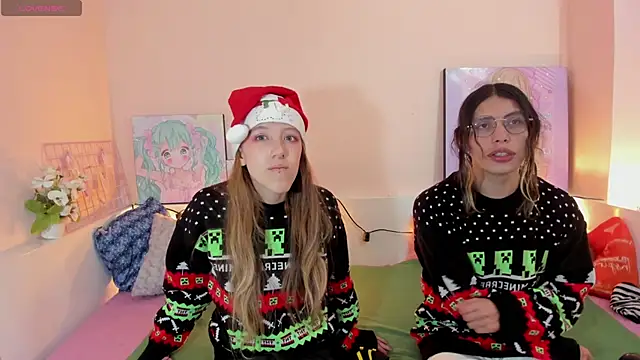 Briar y Blair online show from December 18, 1:39 pm