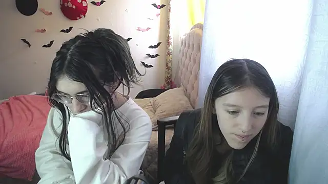 Briar y Blair online show from March 5, 2:35 pm