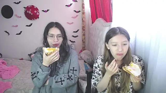 Briar y Blair online show from March 25, 3:18 pm