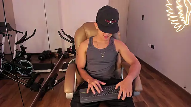  TaylorBlack online show from May 24, 11:37 am