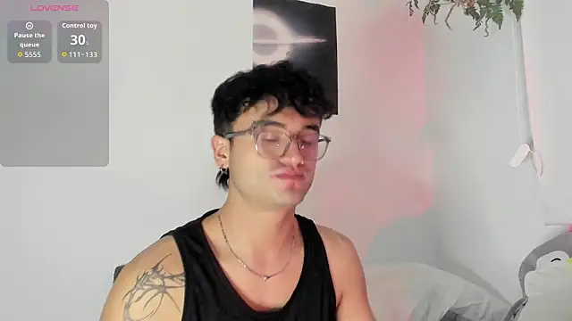 charlie dicker online show from December 19, 11:45 pm