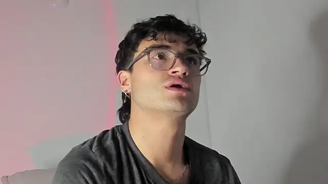 charlie dicker online show from February 3, 1:04 am