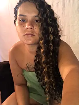 Snapshot of Geelalmeida chatting on December 18, 12:55 pm Geelalmeida online show from December 18, 12:55 pm