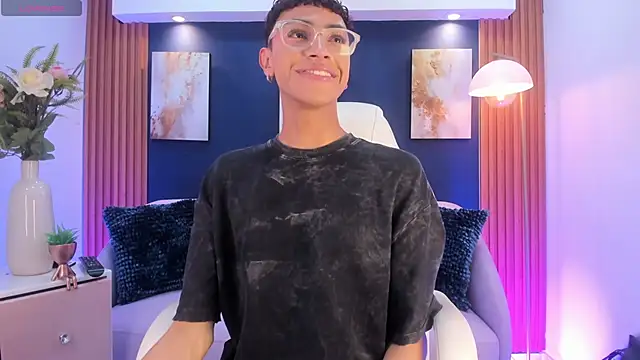 Snapshot of Owen_JP chatting on March 13, 8:26 pm Owen JP online show from March 13, 8:26 pm