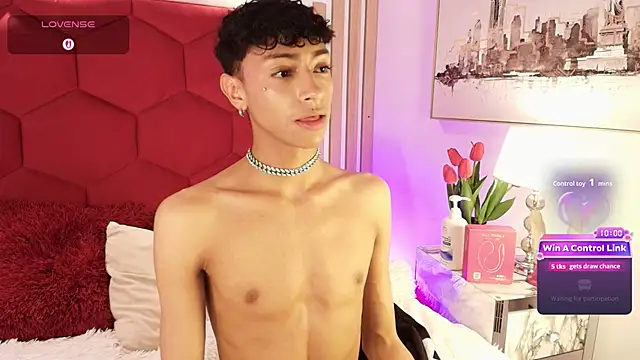 Snapshot of Owen_JP chatting on April 11, 7:45 am Owen JP online show from April 11, 7:45 am