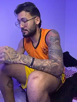 Snapshot of thedragonboyxxx chatting on January 14, 4:18 am thedragonboyxxx online show from January 14, 4:18 am