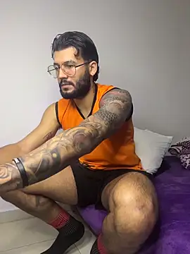 Snapshot of thedragonboyxxx chatting on February 8, 4:49 am thedragonboyxxx online show from February 8, 4:49 am