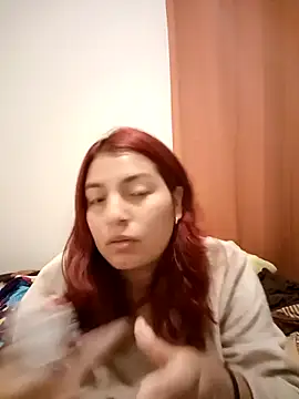 Snapshot of LUNARB23 chatting on December 19, 1:34 am LUNARB23 online show from December 19, 1:34 am