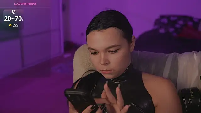 Snapshot of Dominatrix_Alice chatting on July 3, 12:28 am Dominatrix Alice online show from July 3, 12:28 am