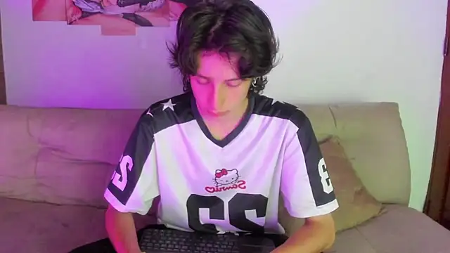 cirosky elchicopolla online show from April 3, 3:37 am