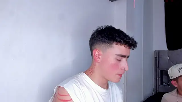 Snapshot of naughtysalomon__ chatting on February 27, 2:44 am naughtysalomon online show from February 27, 2:44 am