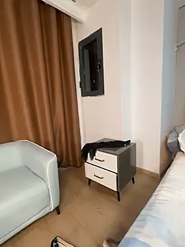 ccyun666 online show from April 1, 1:23 pm