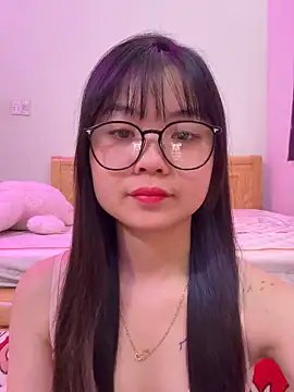 Snapshot of ___KARA___ chatting on February 3, 1:26 am KARA online show from February 3, 1:26 am