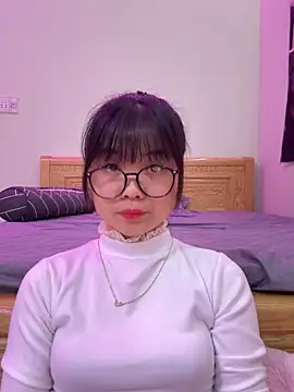 Snapshot of ___KARA___ chatting on February 22, 1:53 pm KARA online show from February 22, 1:53 pm