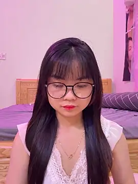 Snapshot of ___KARA___ chatting on February 26, 1:37 am KARA online show from February 26, 1:37 am