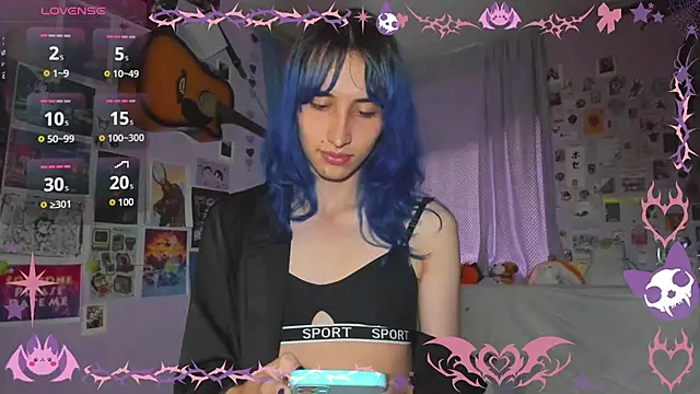 Snapshot of Elis-Darling chatting on May 28, 10:40 pm Elis-Darling online show from May 28, 10:40 pm