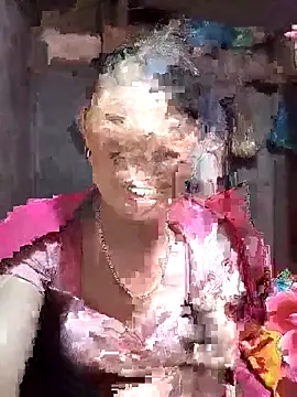 Snapshot of Girl_cutee chatting on January 18, 12:42 pm Girl cutee online show from January 18, 12:42 pm