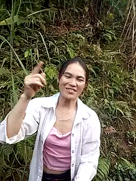 Snapshot of Girl_cutee chatting on February 17, 9:39 am Girl cutee online show from February 17, 9:39 am