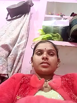 Snapshot of Uma_pande chatting on February 3, 2:44 pm Uma pande online show from February 3, 2:44 pm