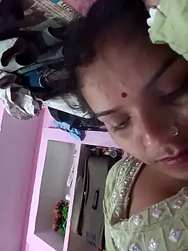 Snapshot of Uma_pande chatting on February 7, 11:41 pm Uma pande online show from February 7, 11:41 pm