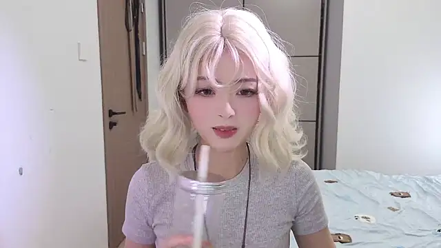 Koikoi    online show from January 7, 1:35 pm