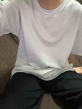 Snapshot of tubasa1216 chatting on February 4, 11:49 am tubasa1216 online show from February 4, 11:49 am