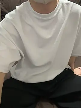 Snapshot of tubasa1216 chatting on February 7, 11:47 am tubasa1216 online show from February 7, 11:47 am