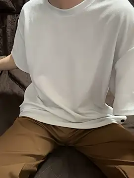 Snapshot of tubasa1216 chatting on February 9, 11:47 am tubasa1216 online show from February 9, 11:47 am