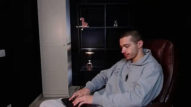 KaydenDrew online show from February 7, 5:44 am