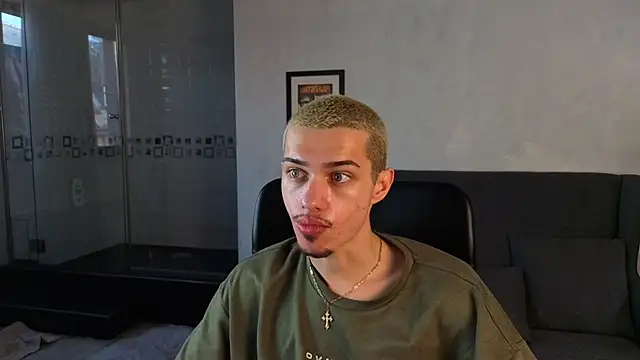 KaydenDrew online show from April 6, 4:46 am