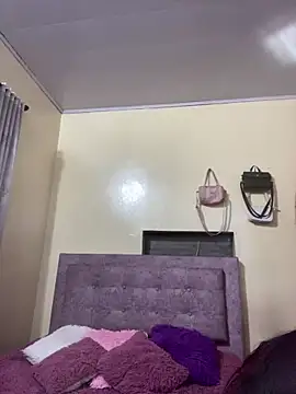 Candy LS online show from February 2, 8:40 pm