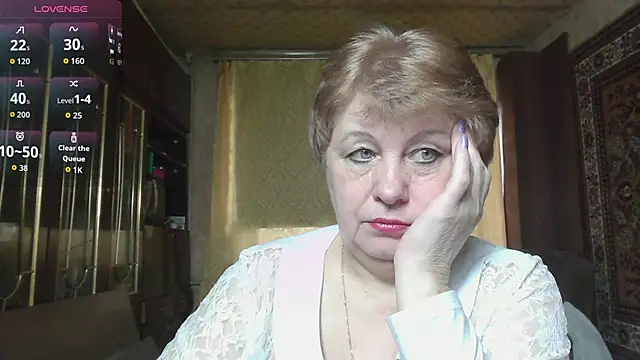 Snapshot of Casey_peach chatting on April 17, 4:37 am Casey peach online show from April 17, 4:37 am