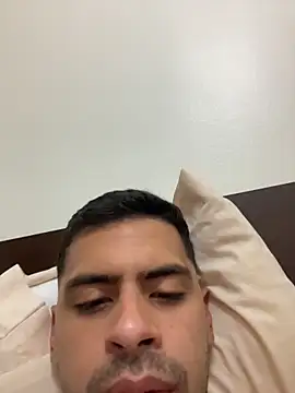 Snapshot of HotWhisper22 chatting on December 19, 3:57 am HotWhisper22 online show from December 19, 3:57 am