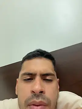 Snapshot of HotWhisper22 chatting on December 20, 4:08 am HotWhisper22 online show from December 20, 4:08 am